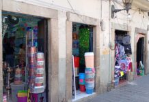 Retiran anuncios irregulares de comercios en avenida Juárez y calle Cantarranas