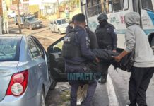 Se lesiona motociclista, no llegan ambulancias, ciudadanos ayudan.