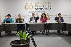Avalan dictamen para fortalecer la atención del cáncer de mama y la accesibilidad en servicios de salud